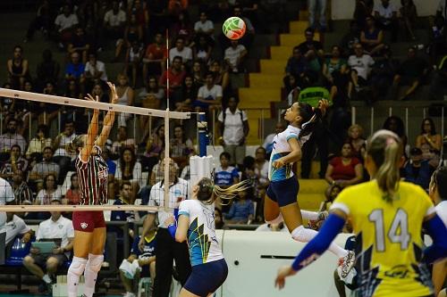 As duas equipes jogam em casa, na Jeunesse Arena, no Rio de Janeiro. Time feminino comandado por Bernardinho enfrenta o Fluminense às 15h. Já o masculino de Giovane Gávio joga contra os gaúchos do Lebes Canoas, às 19h / Foto: Erbs Jr.